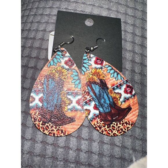 Cowboy Boots Western Teardrop Earrings - Picture 1 of 3